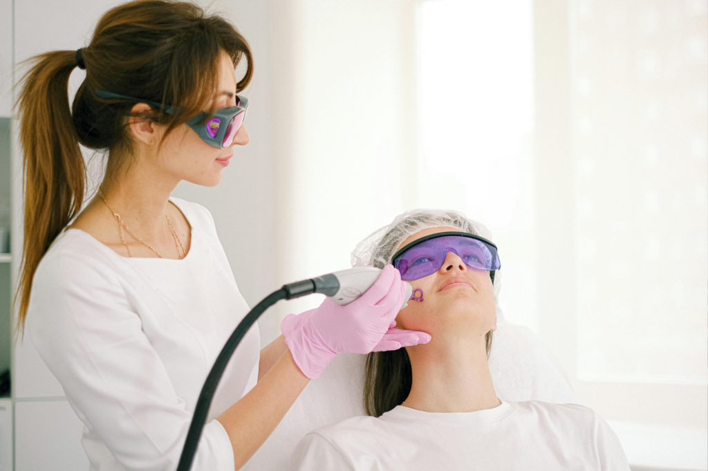 CNAE para clínicas de estética: como abrir seu negócio do jeito certo